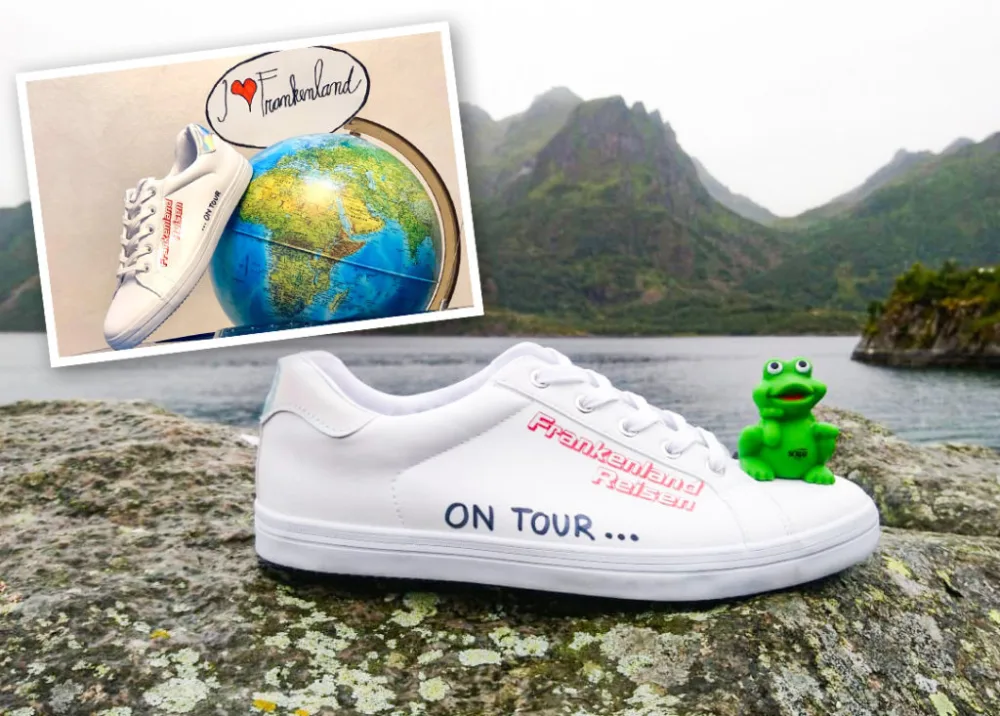 Frankenland-Sneaker von Busfahrer Frank Resch vor einem Frankenland Reisebus