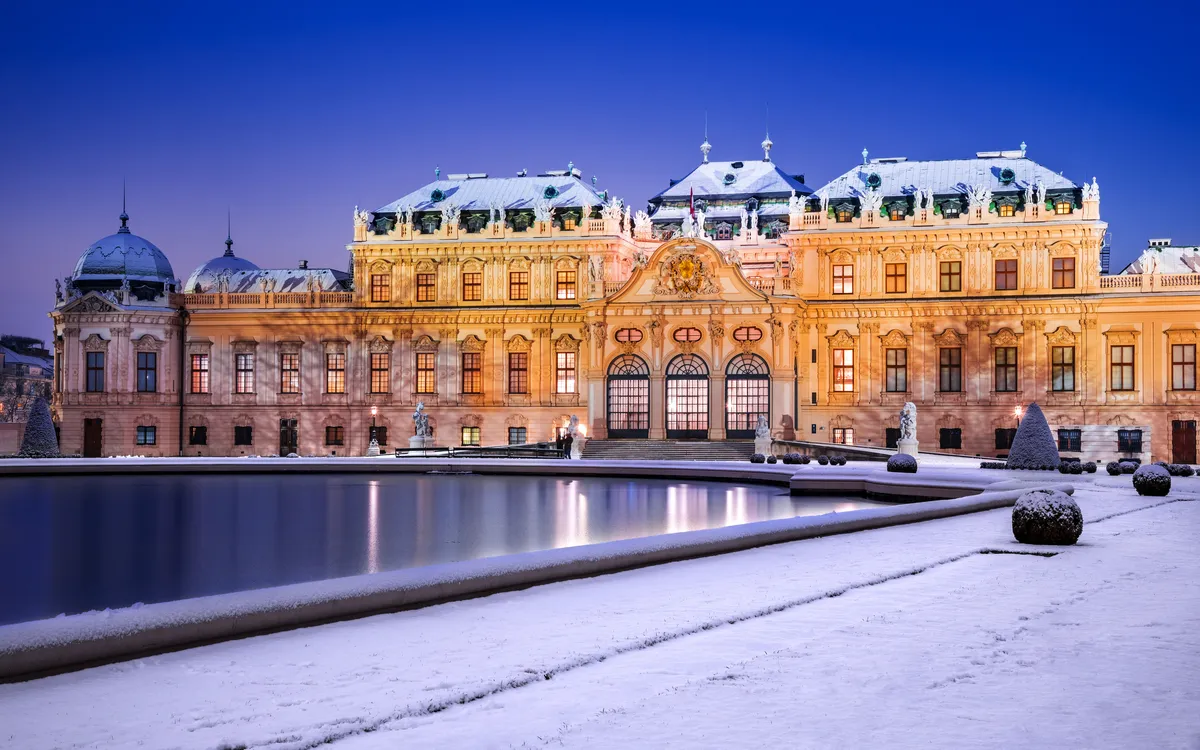 Schloss Belvedere im winterlichen Wien – Donaukreuzfahrt im Advent