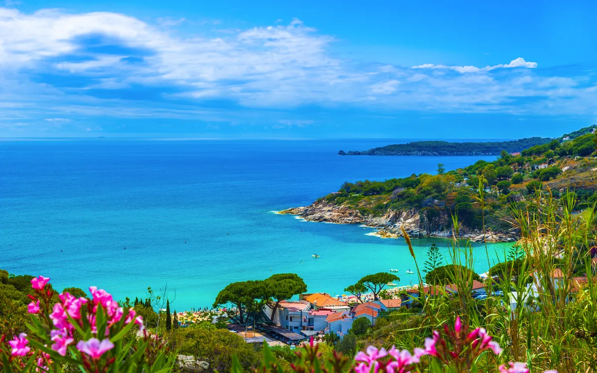 Küste und Mittelmeer bei Portoferraio auf der Insel Elba, Italien