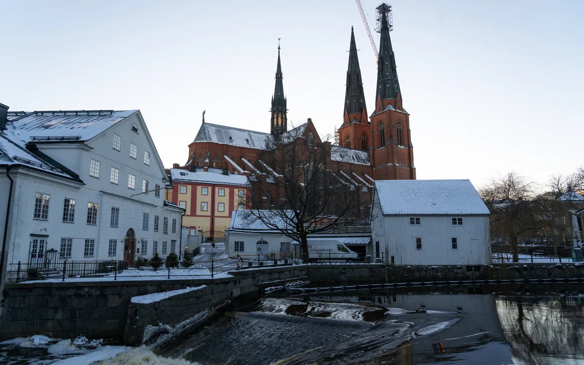 Dom zu Uppsala im Winter – bedeutende Sehenswürdigkeit auf einer Schweden-Reise