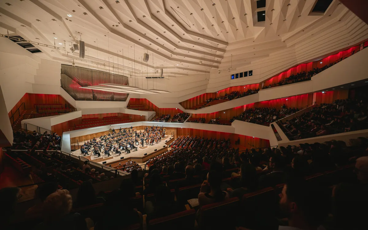 Konzertsaal im Kulturpalast Dresden – Musikreise mit Frankenland Reisen