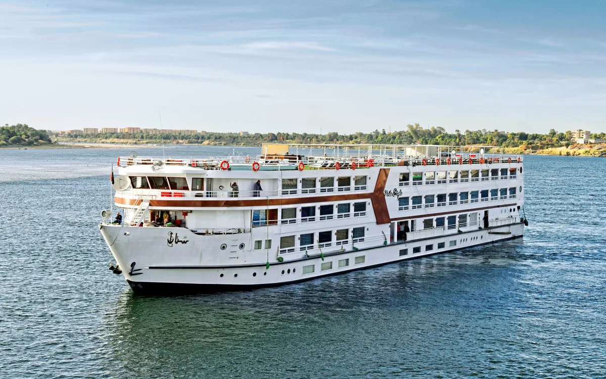 Kreuzfahrtschiff auf dem Nil in Ägypten