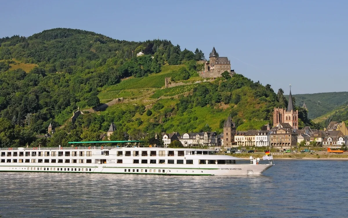 Kreuzfahrtschiff Gerard Schmitter auf einem Fluss