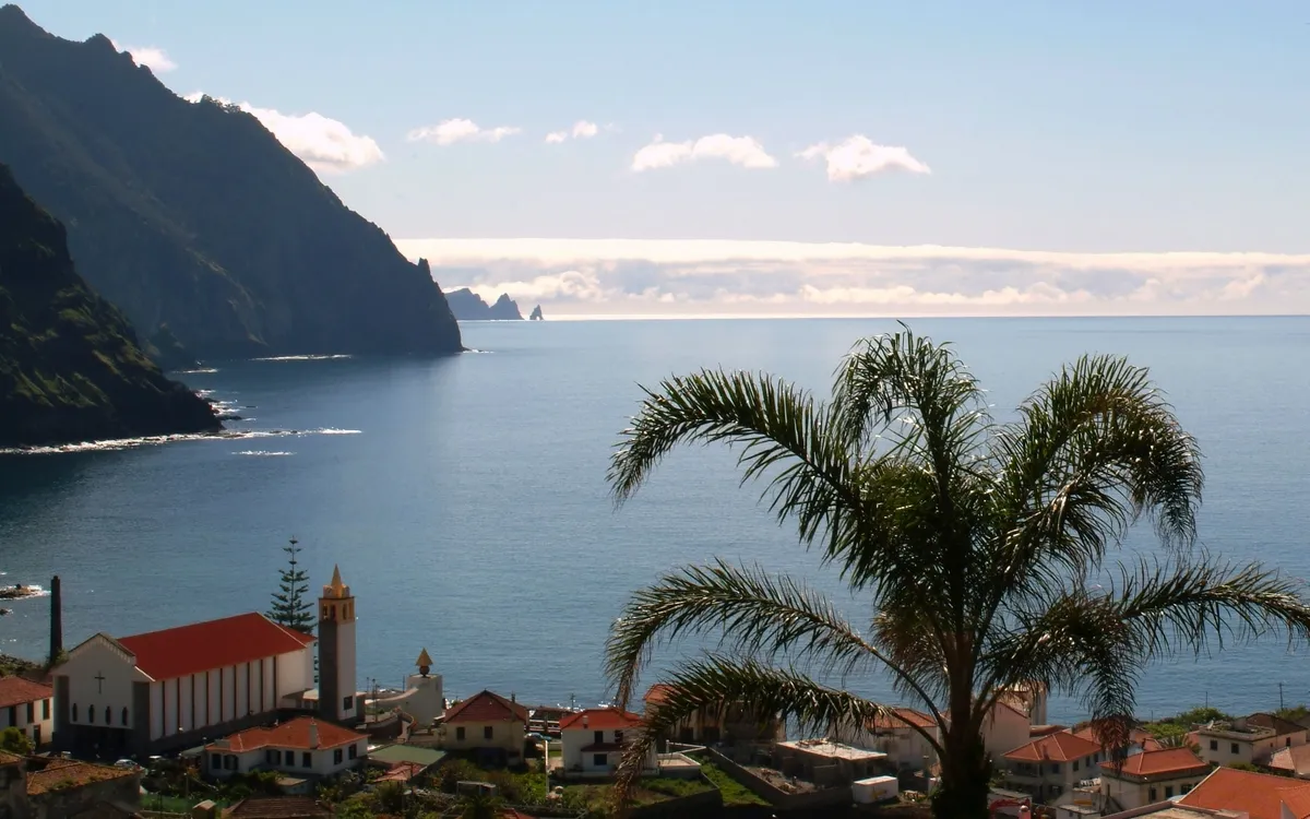 Küstenstadt Porto da Cruz auf Madeira