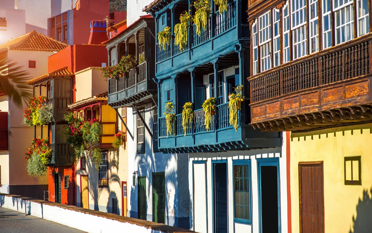 Bunte Häuser in Santa Cruz auf La Palma