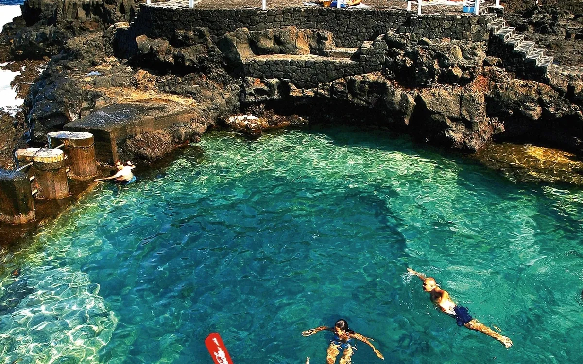 Meerwasserbecken auf La Palma, Spanien.