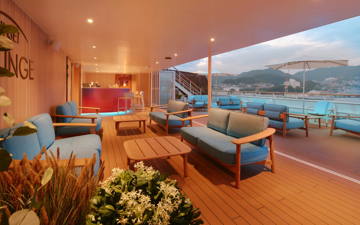 Lounge auf Kreuzfahrtschiff Costa Serena