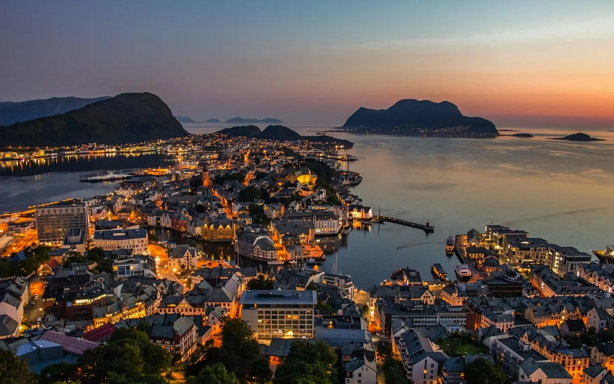 Blick auf Ålesund in Norwegen