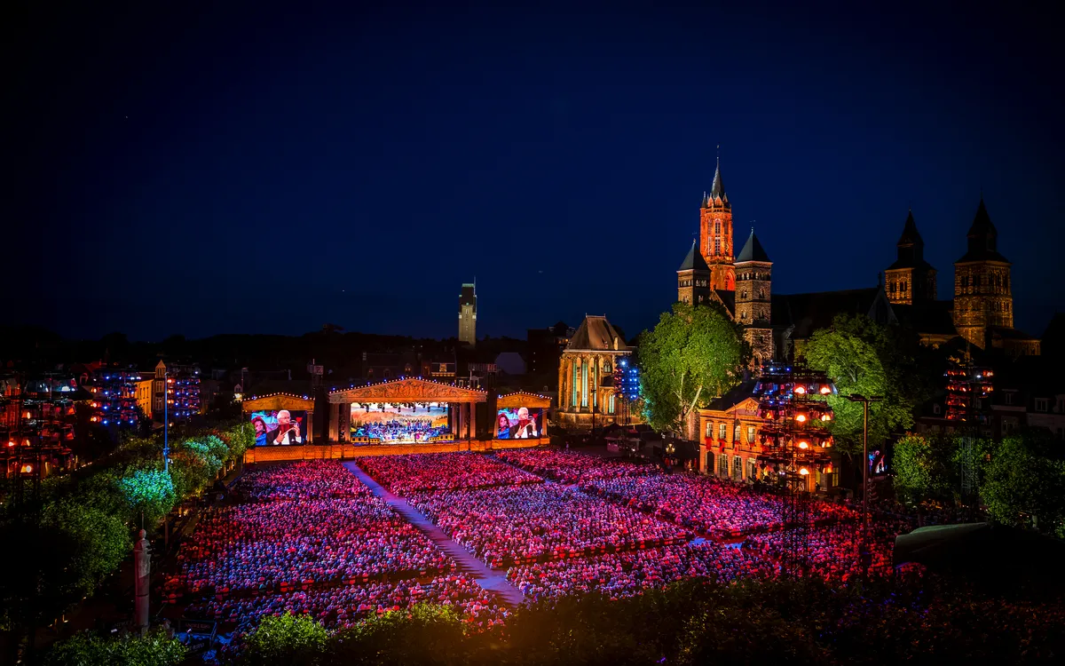 André Rieu Konzert auf dem Vrijthof in Maastricht – Musikreise mit Frankenland Reisen