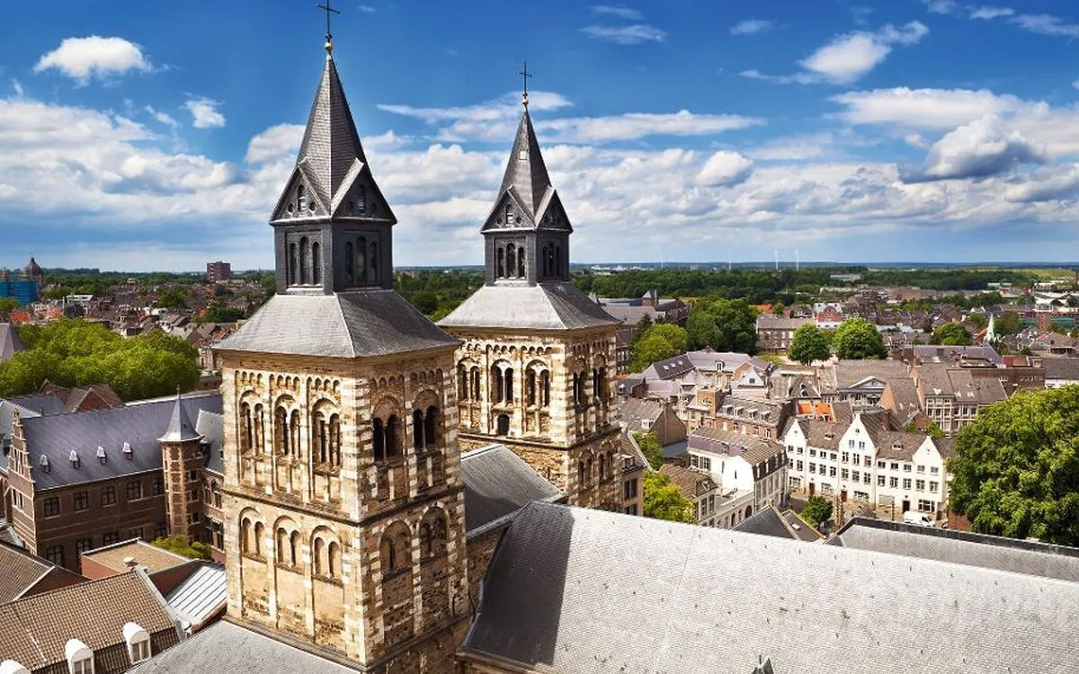 Blick über die Altstadt von Maastricht – Städtereise mit Frankenland Reisen
