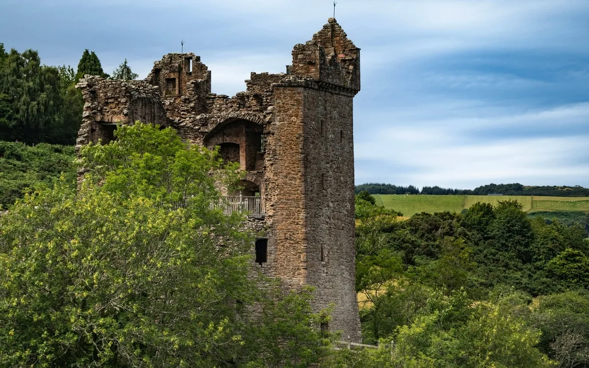 Alte Burgruine in Inverness