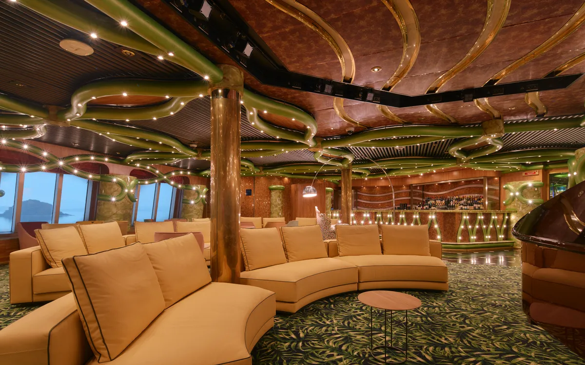 Minerva Piano Bar auf dem Kreuzfahrtschiff Costa Serena