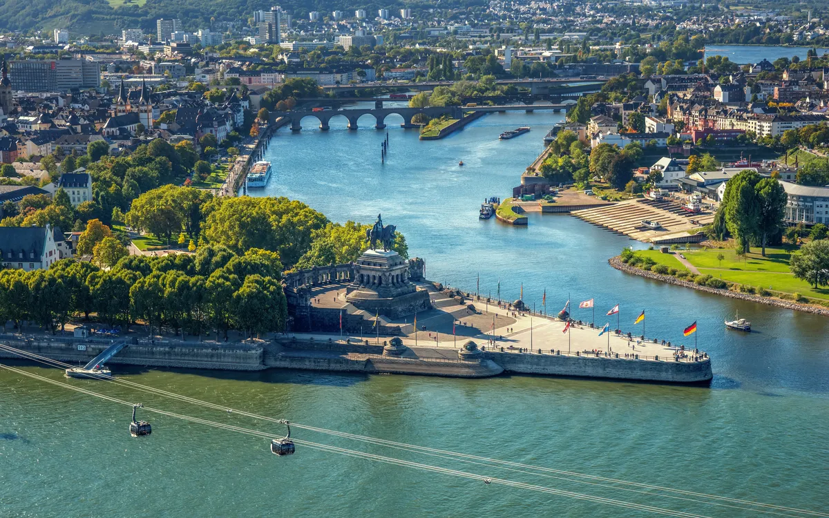 Deutsches Eck in Koblenz – Flusskreuzfahrt an Rhein und Mosel, Deutschland