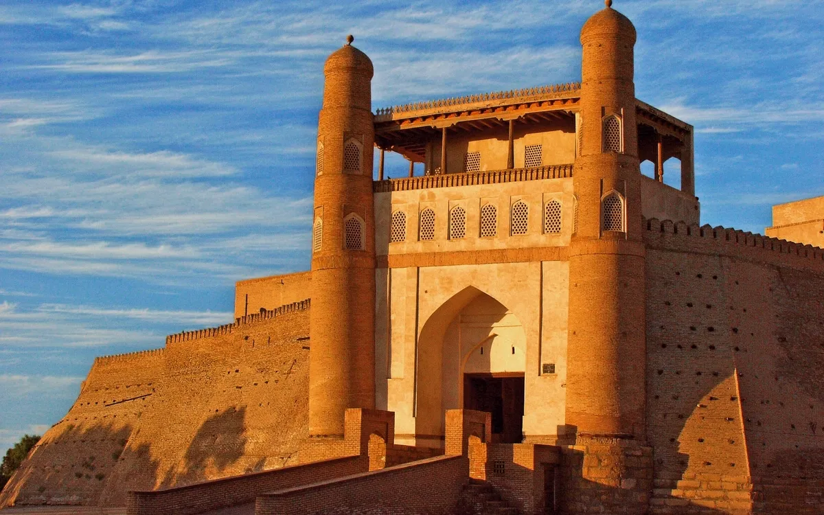 Historische Festung Ark in Buchara – Flugreise durch Usbekistan mit Frankenland Reisen
