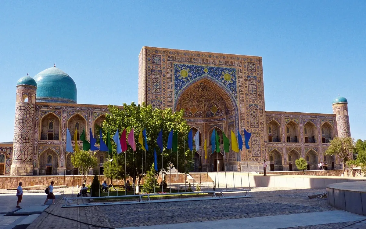 Registan in Samarkand – Flugreise durch Usbekistan mit Frankenland Reisen