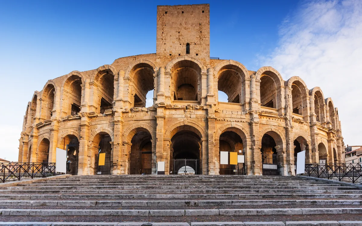 Römisches Amphitheater in Arles – Reiseziel einer Flusskreuzfahrt durch Südfrankreich